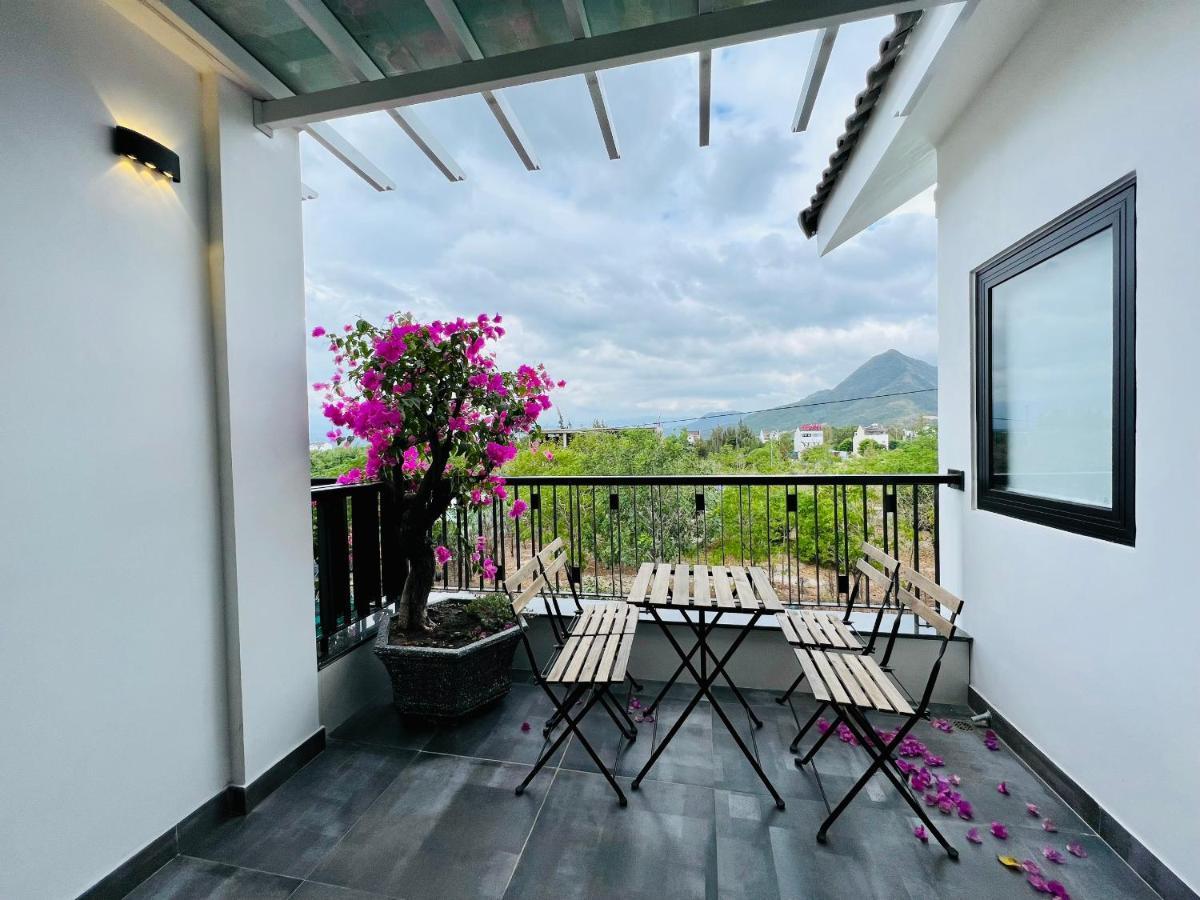 The Track Homestay - Near Bai Dai Beach Cam Lam Екстериор снимка