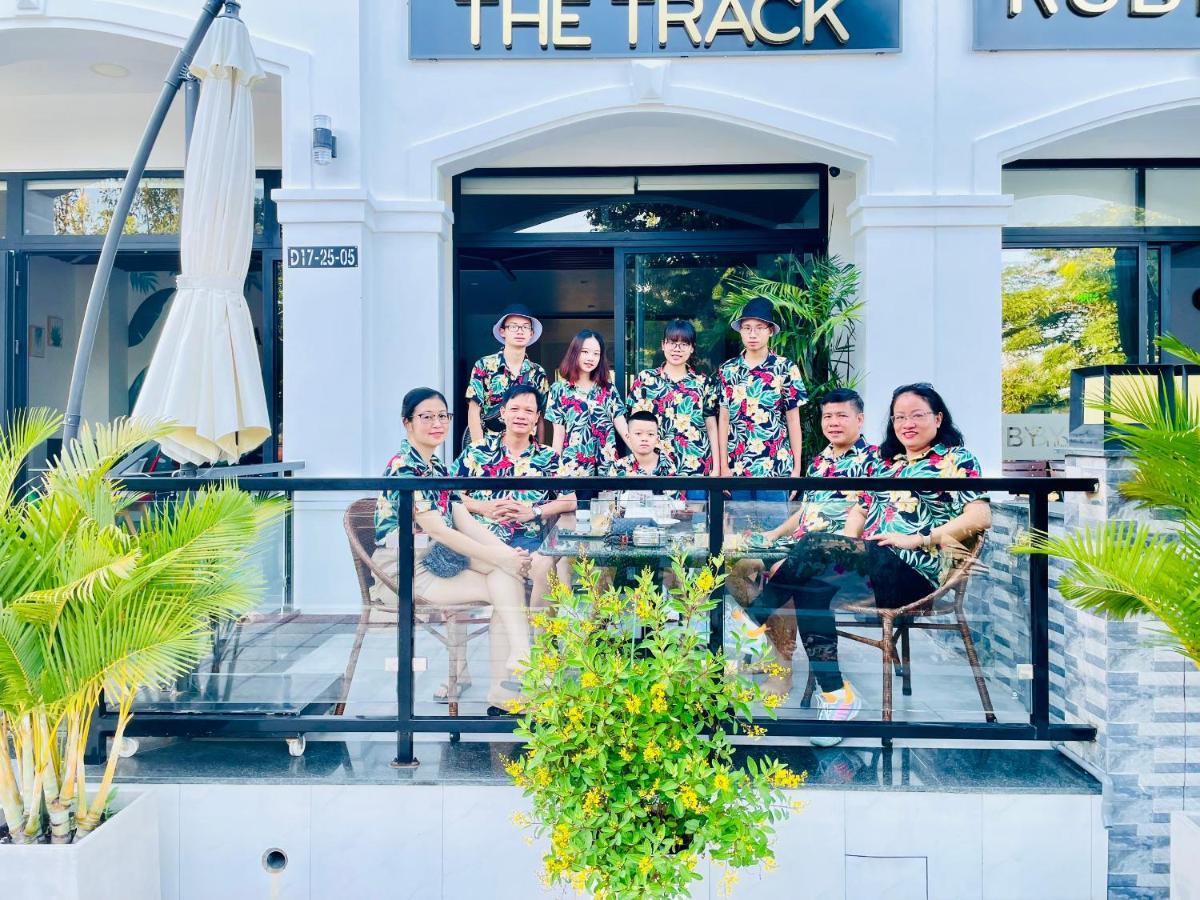 The Track Homestay - Near Bai Dai Beach Cam Lam Екстериор снимка