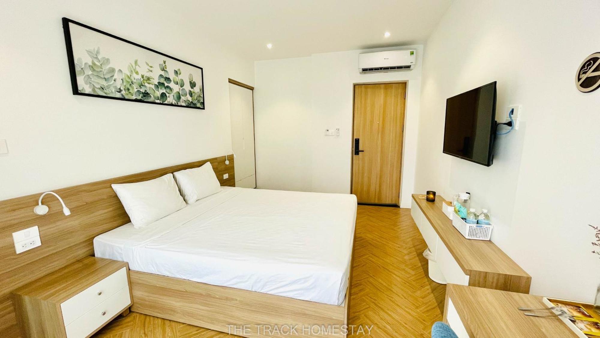 The Track Homestay - Near Bai Dai Beach Cam Lam Екстериор снимка