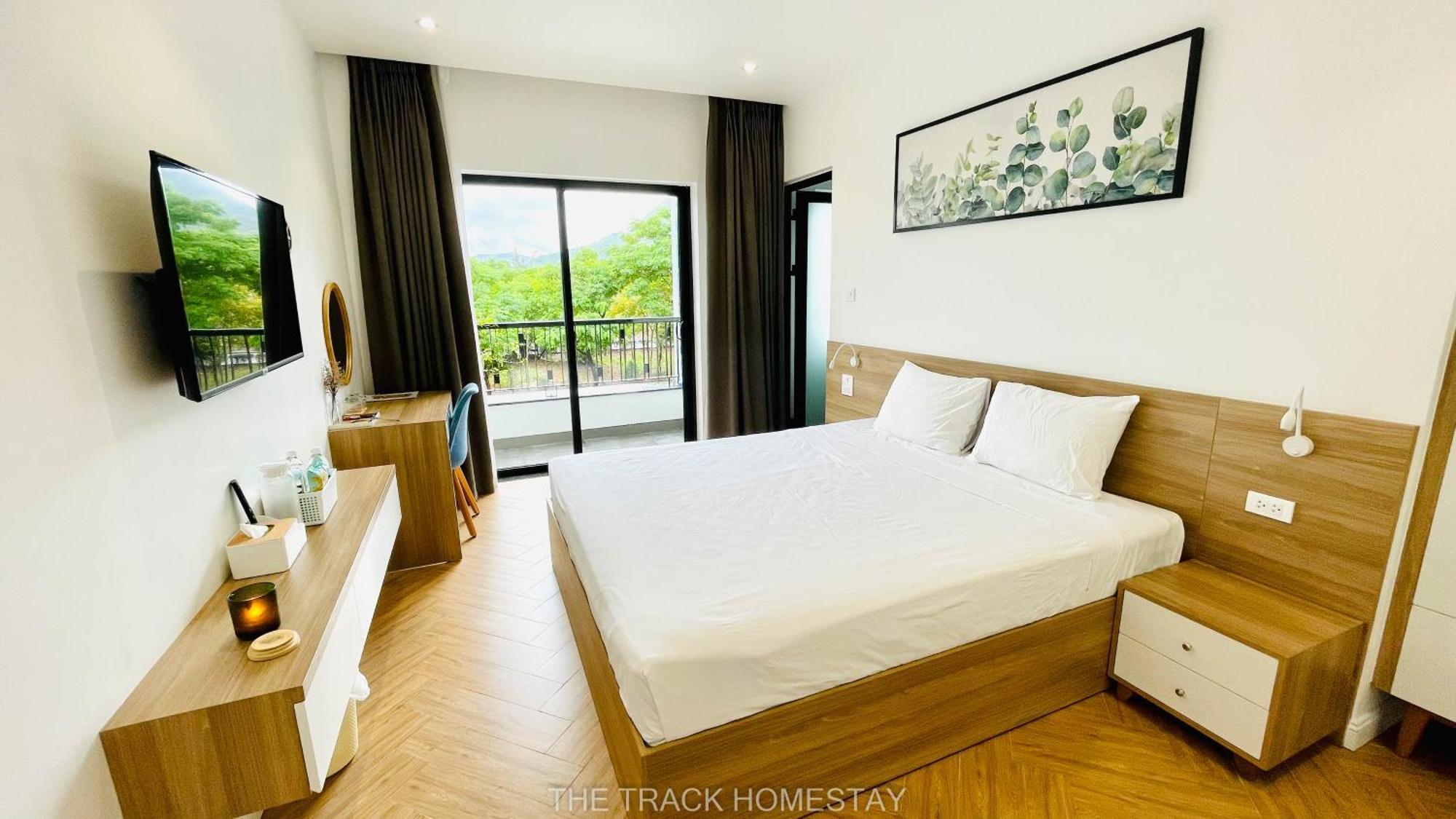 The Track Homestay - Near Bai Dai Beach Cam Lam Екстериор снимка