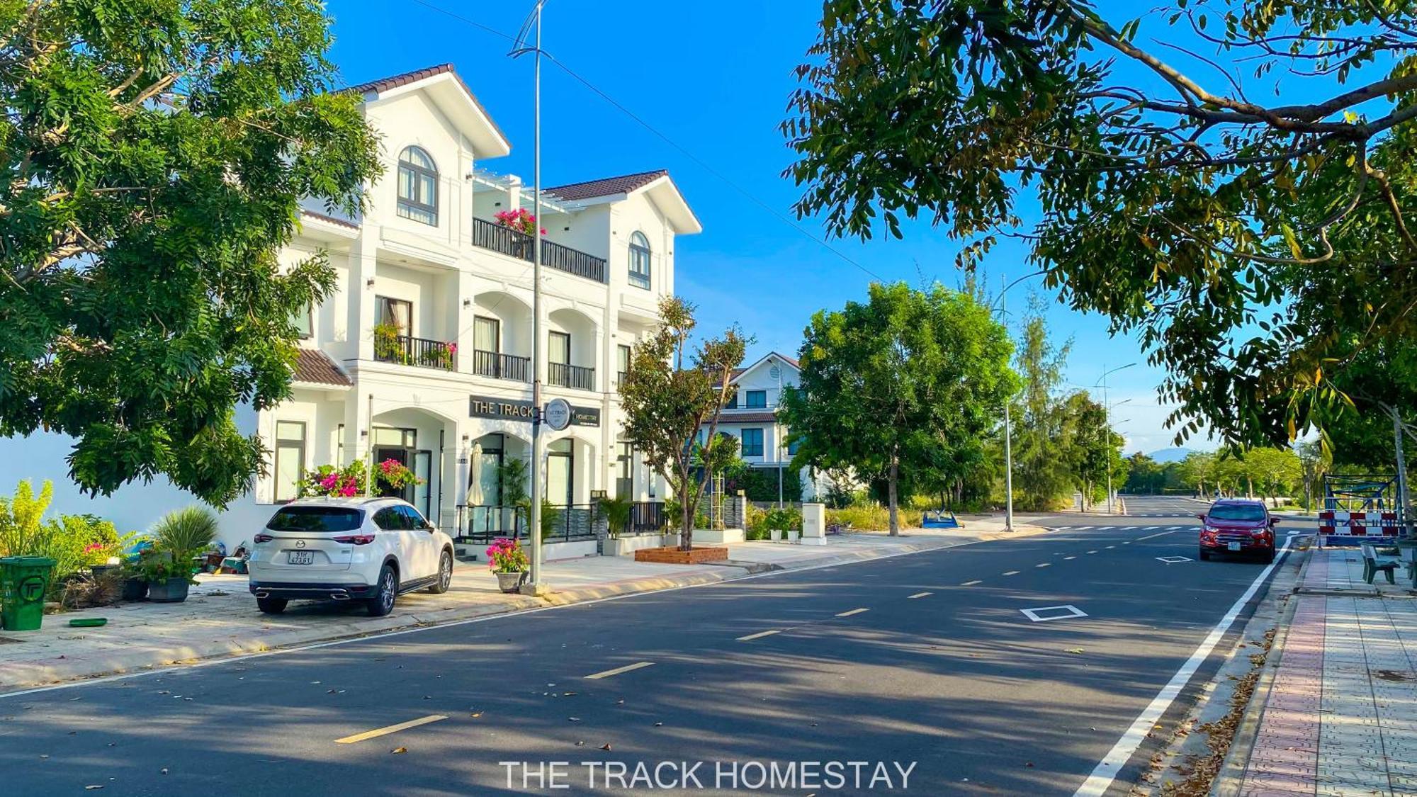 The Track Homestay - Near Bai Dai Beach Cam Lam Екстериор снимка