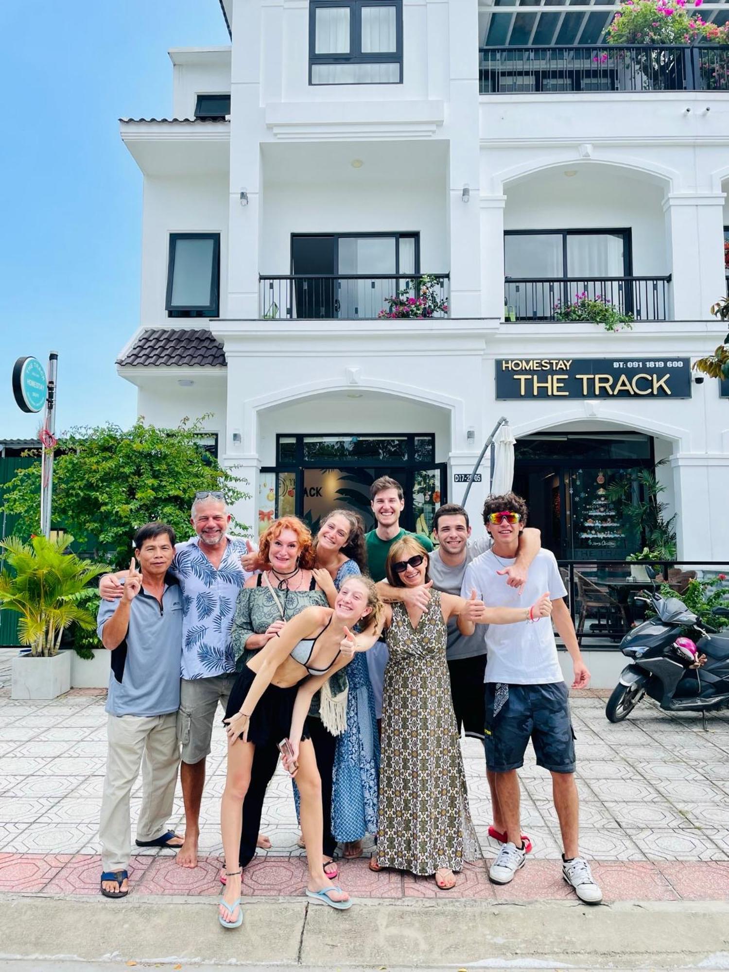 The Track Homestay - Near Bai Dai Beach Cam Lam Екстериор снимка